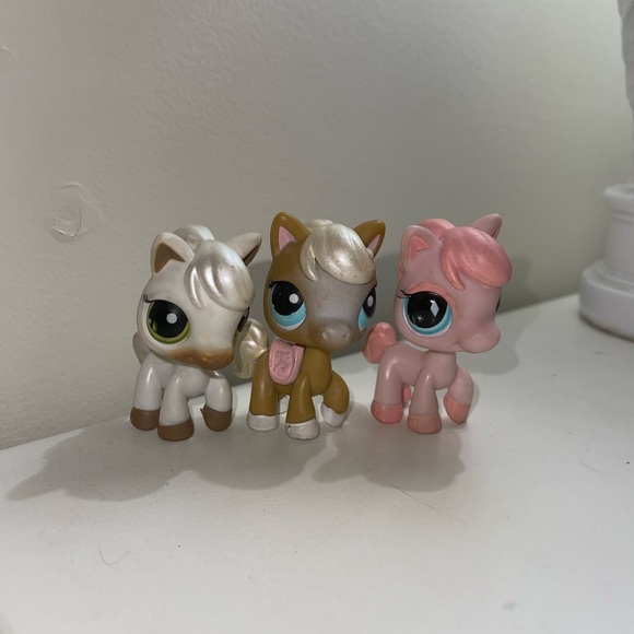 ♡ Littlest Pet Shop Horse Lot #124 #338 #592 - Picture 1 of 5